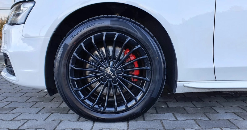 Audi A4 cena 49900 przebieg: 251200, rok produkcji 2015 z Pruszków małe 596